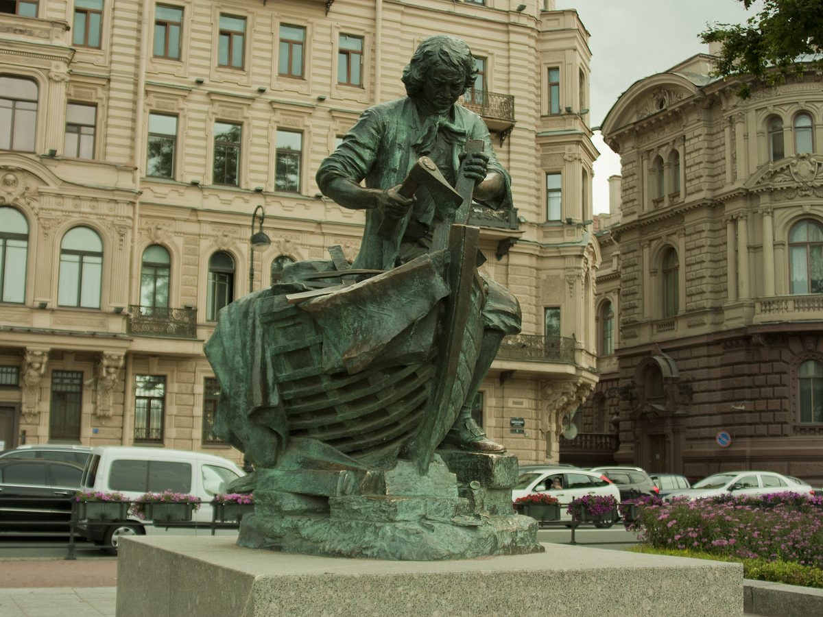 Памятник «Царь-плотник»