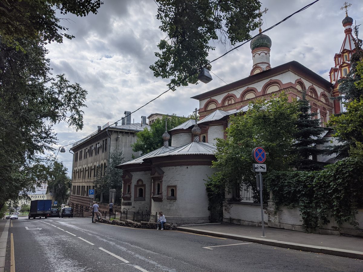 Храм Трёх Святителей на Кулишках
