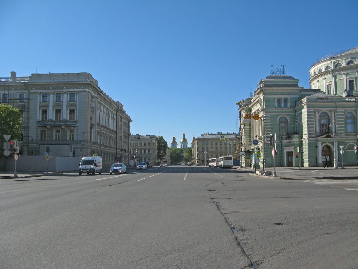 Театральная площадь
