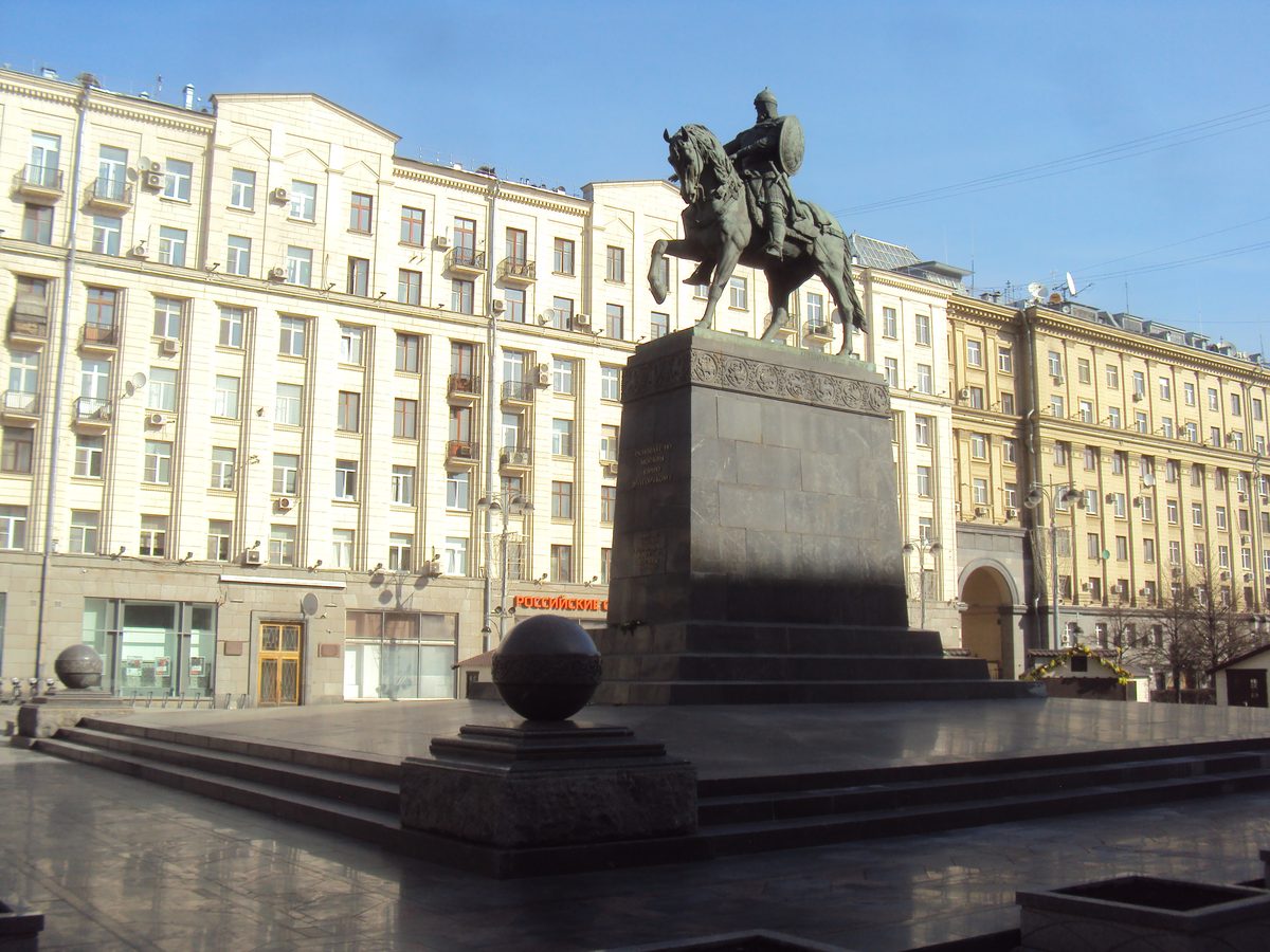 Памятник Юрию Долгорукому
