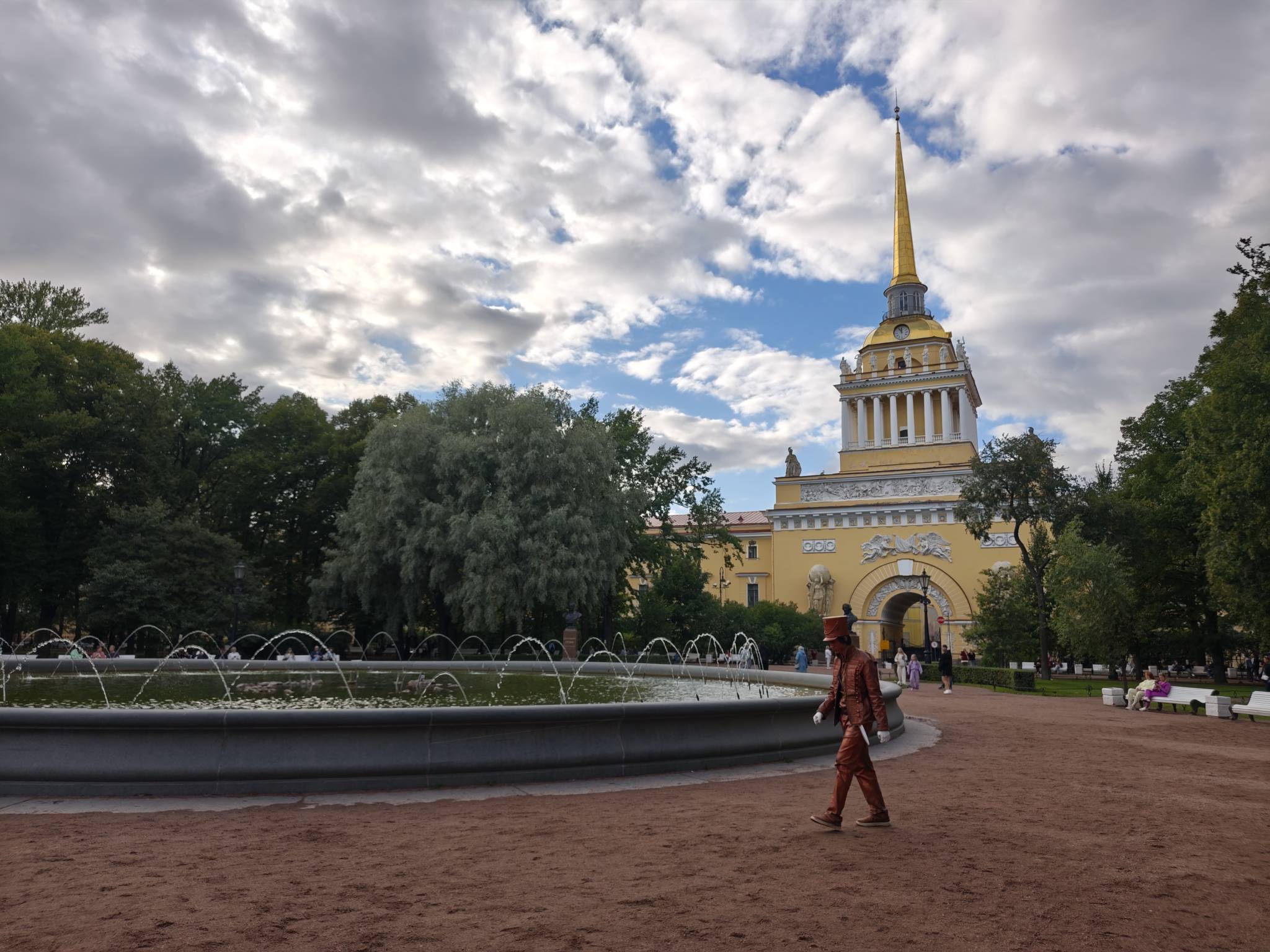 Фонтан в Александровском саду