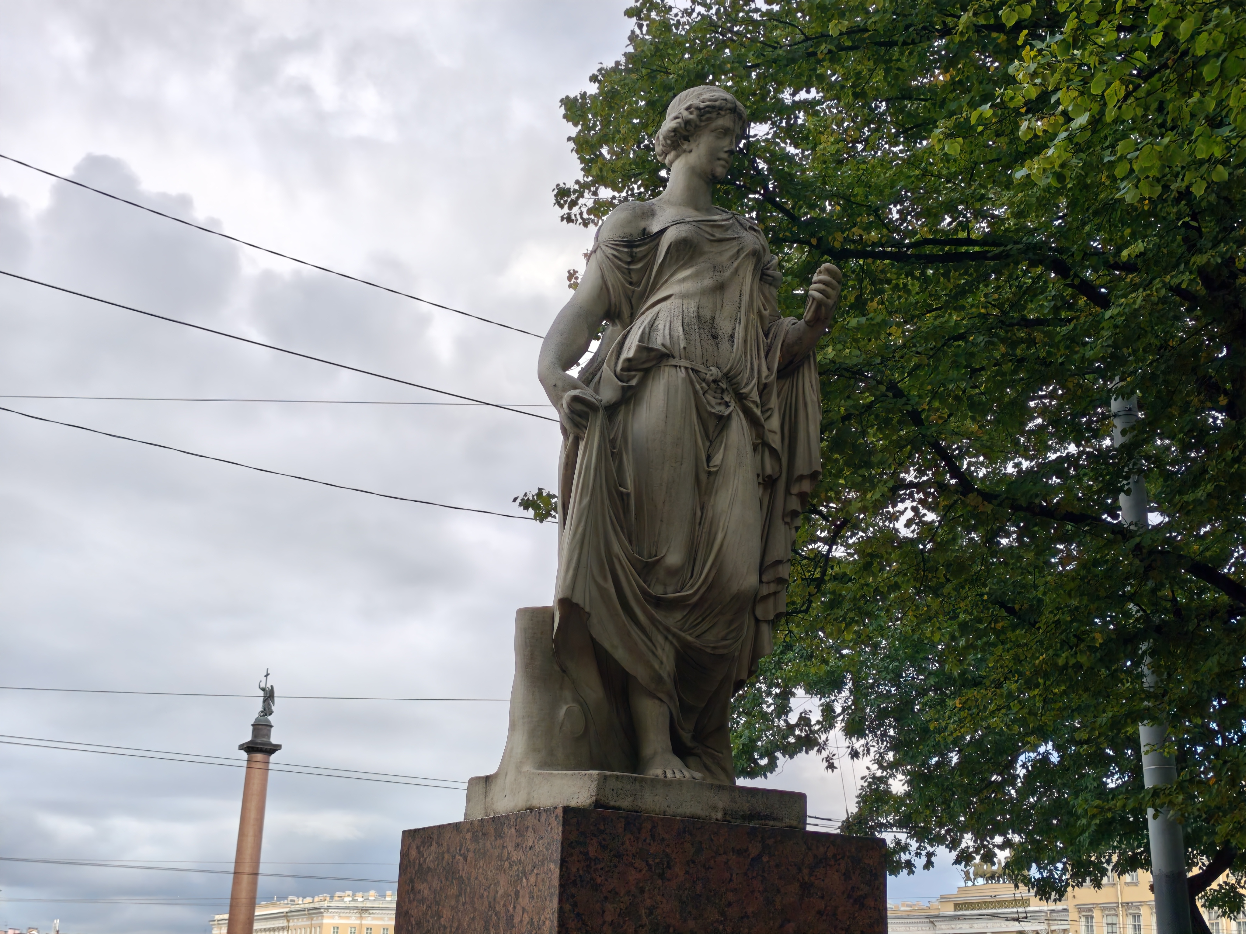 Скульптура «Флора Фарнезская»