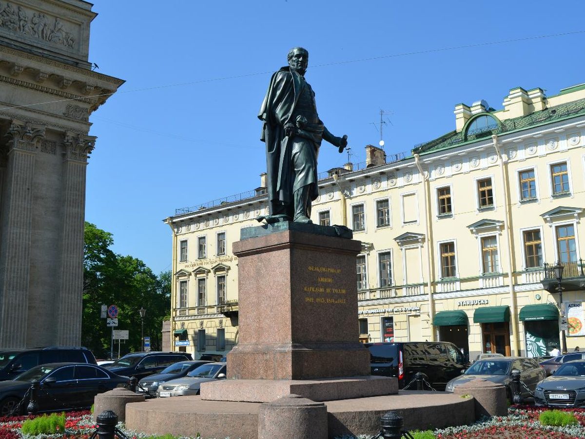 Памятник Барклаю-де-Толли