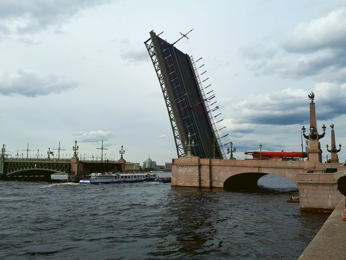 Троицкий мост